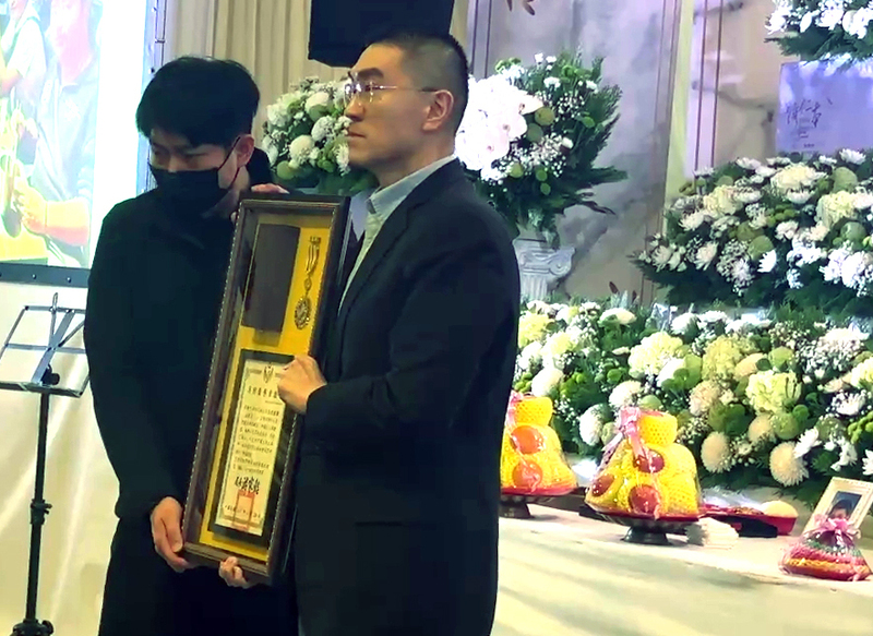 基隆消防小隊長詹能傑殉職 謝國樑頒發獎章