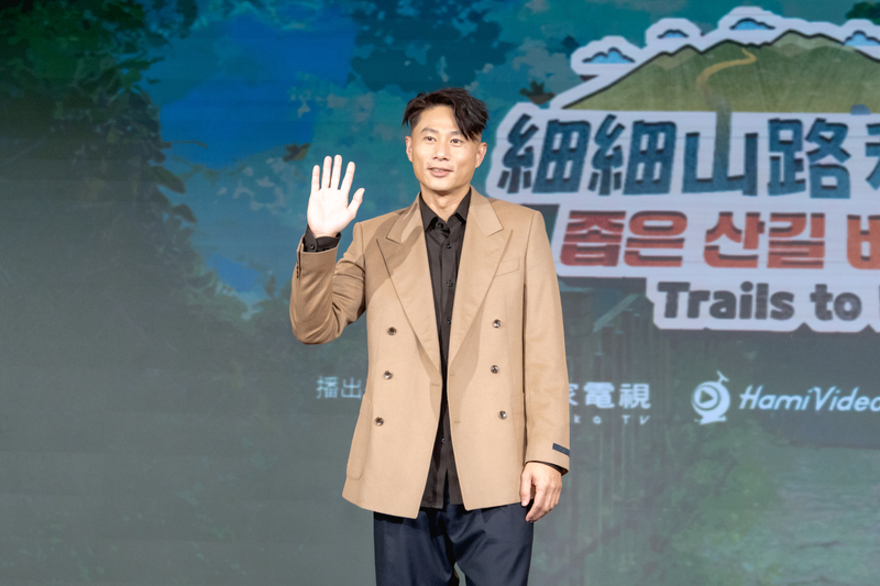 彭小刀錄製客家節目「細細山路私密達」