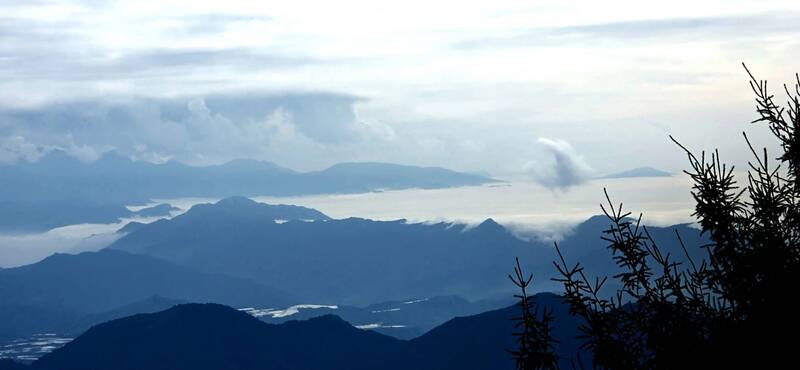 雲海季節報到　大雪山山嵐繚繞景色壯麗