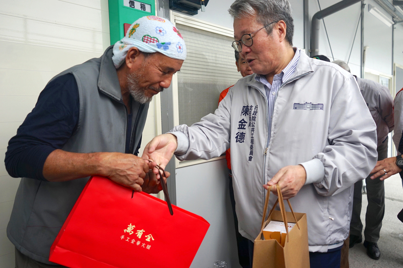 陳金德關心花蓮光復中繼屋住戶