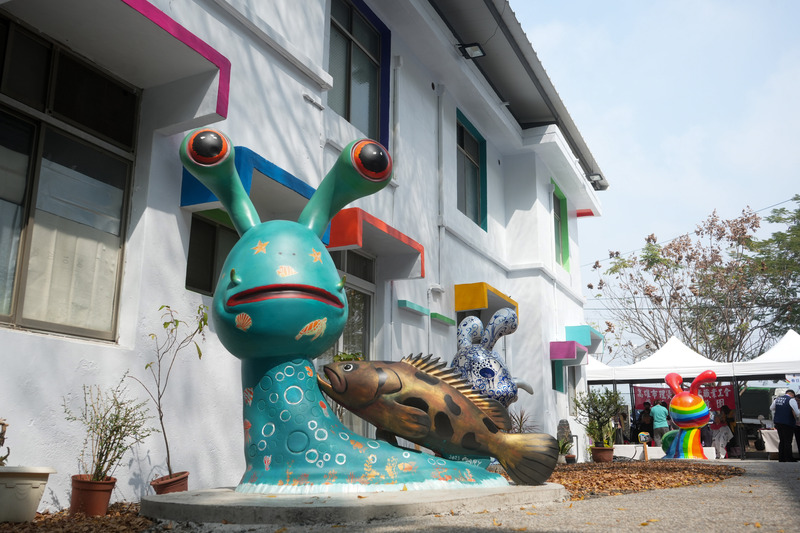 枋寮「彩虹藝鐵」開幕　彩繪蝸牛營造慢活意象