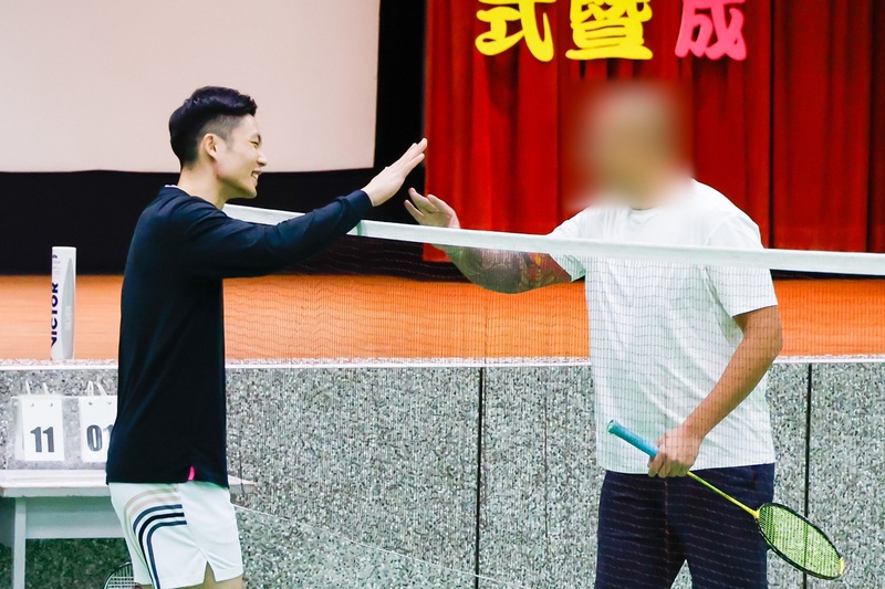 周天成與北監收容人進行友誼賽