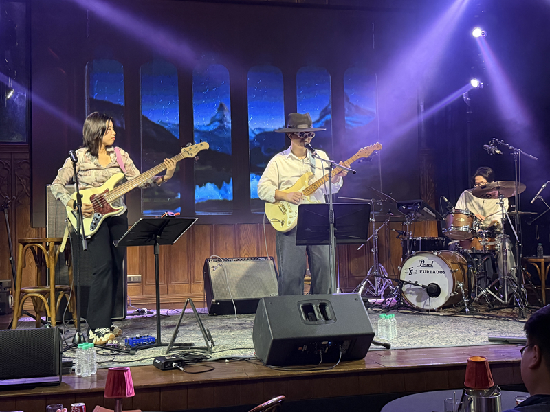 帶吉他登台自彈自唱　壞特憶起宿舍創作時光