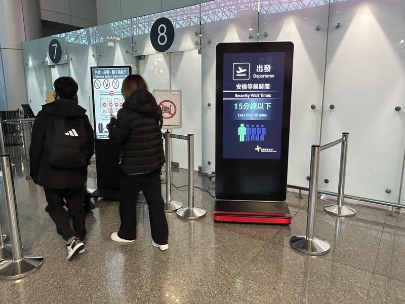 桃機設置預估通關時間告示牌