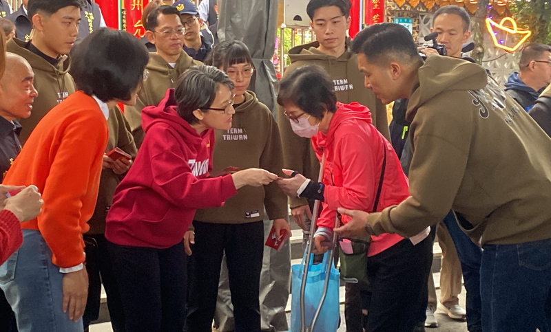 蕭副總統新北新店太平宮發福袋（2）