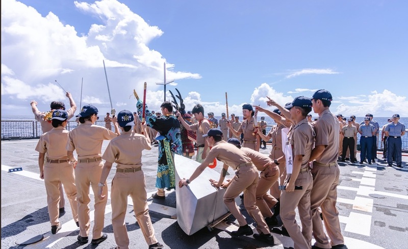 海軍赤道祭　官兵扮海龍王象徵航行安全