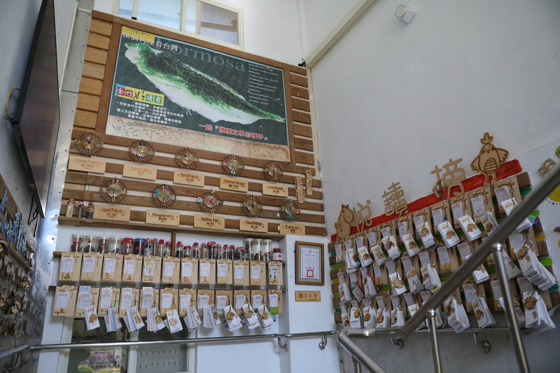 高雄市內門區金竹國小校內展示孩童學習成果