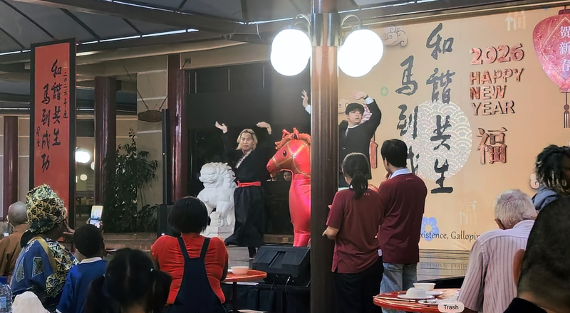 馬年歌舞　青年營隊炒熱圍爐