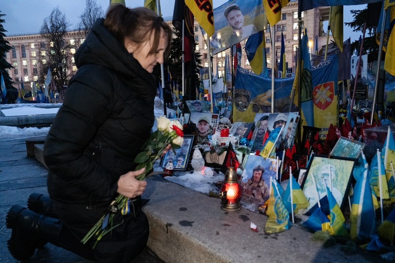 俄烏戰事4年 母赴基輔悼亡子