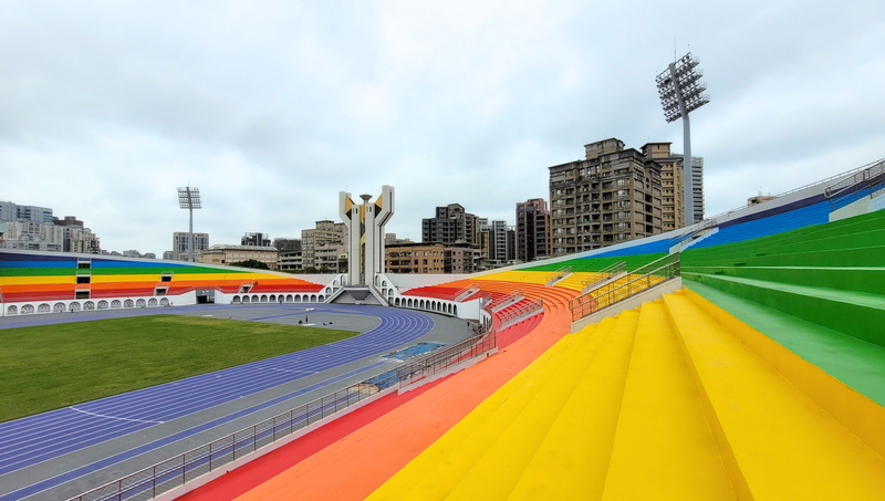 板橋第一運動場彩虹看台吸睛（2）