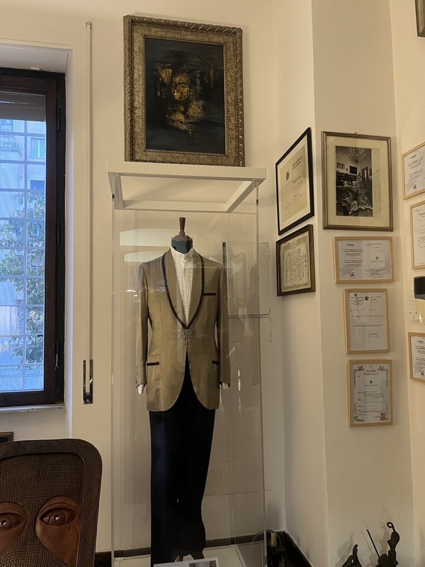 義大利里特科裁縫店展示古典西裝