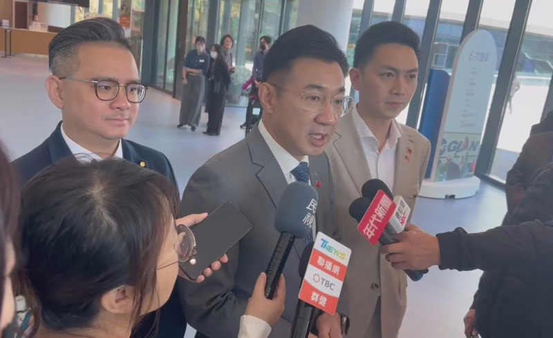 台中前縣市長出面挺參選中市長　江啟臣回應